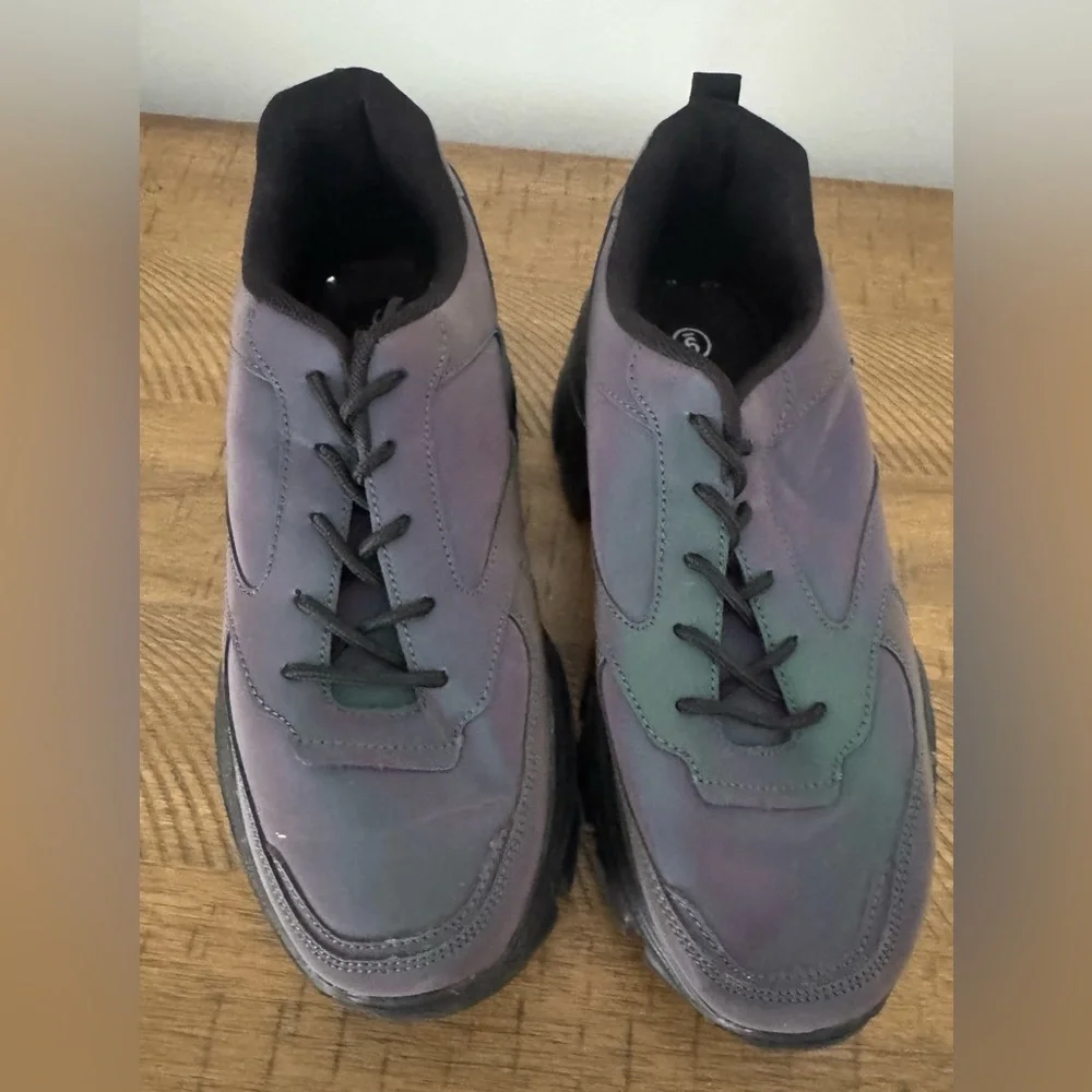 🌈 Holographic Women's Sneakers - size 9 - Picture 13 of 17